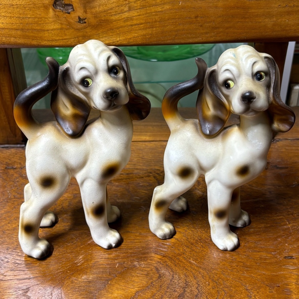 Set of 2 midcentury decorative ceramic hound dogs